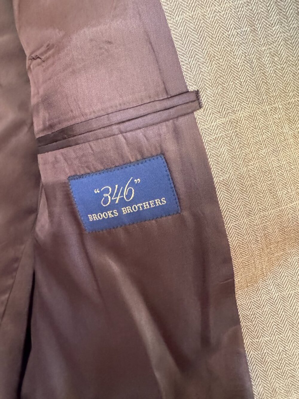 Fall Favorite! Brooks Brothers 346 Herringbone Sport Coat - Picture 6 of 9